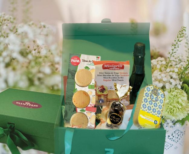 Picture of Valentine Deluxe Hamper