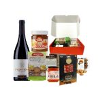 Imagem de Hamper With a Red Wine toasts and spreadables